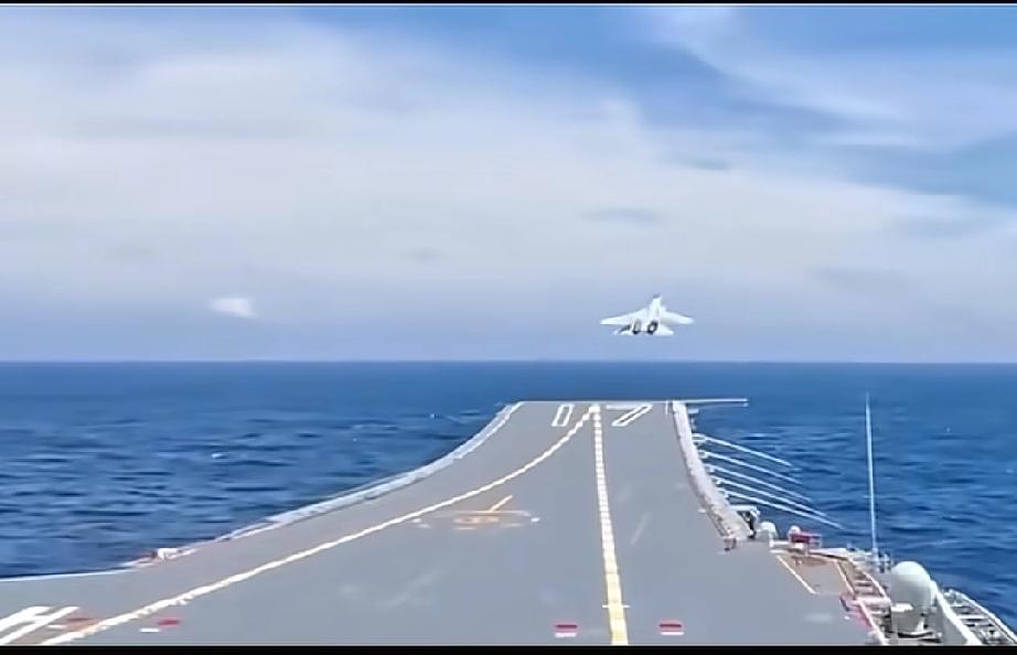 中日战机在冲绳对峙！日本真要吃大亏了？有两个关键信号，或许能说明白这里面的门道