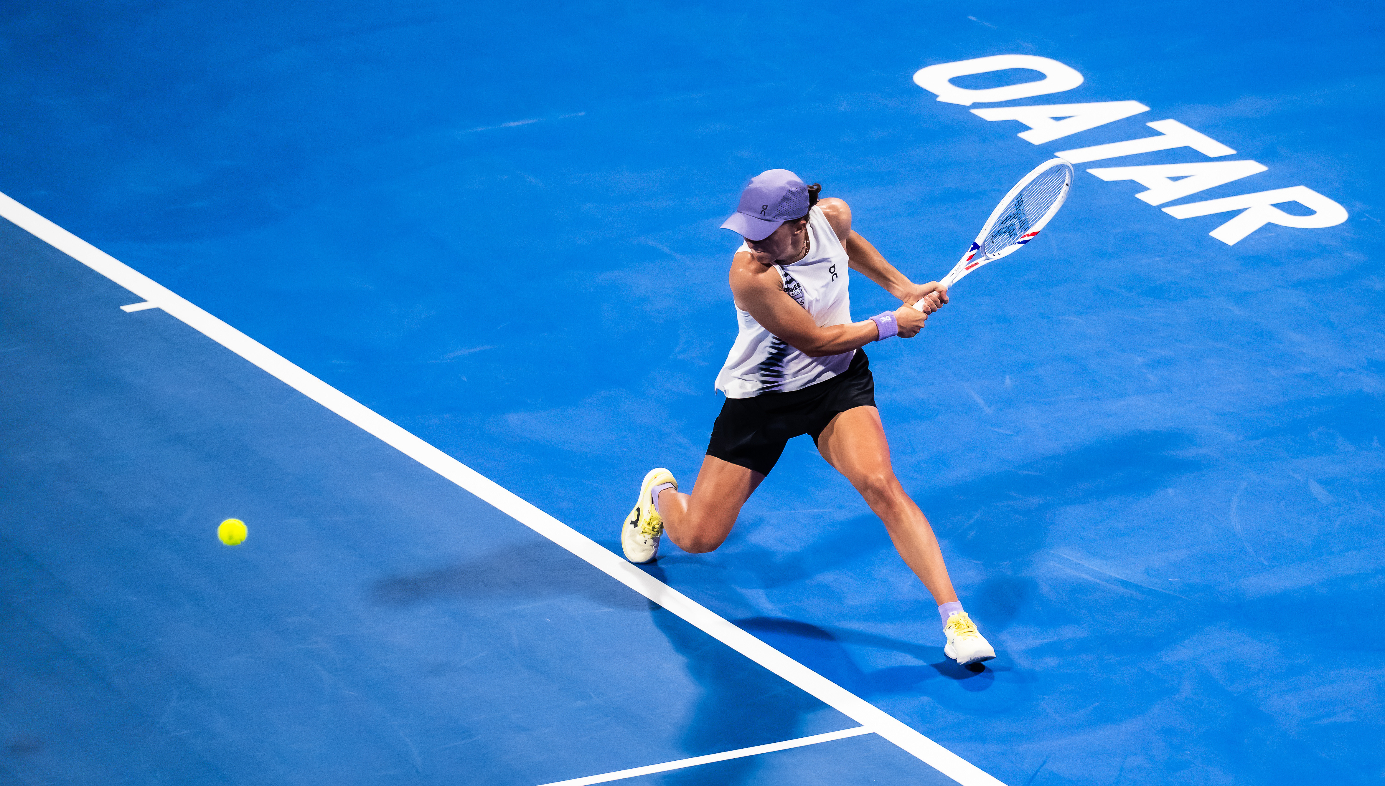 即时战况：正在进行的多哈站第三轮对决，卡萨金娜在3-5落后的情况下连赢四局，首盘