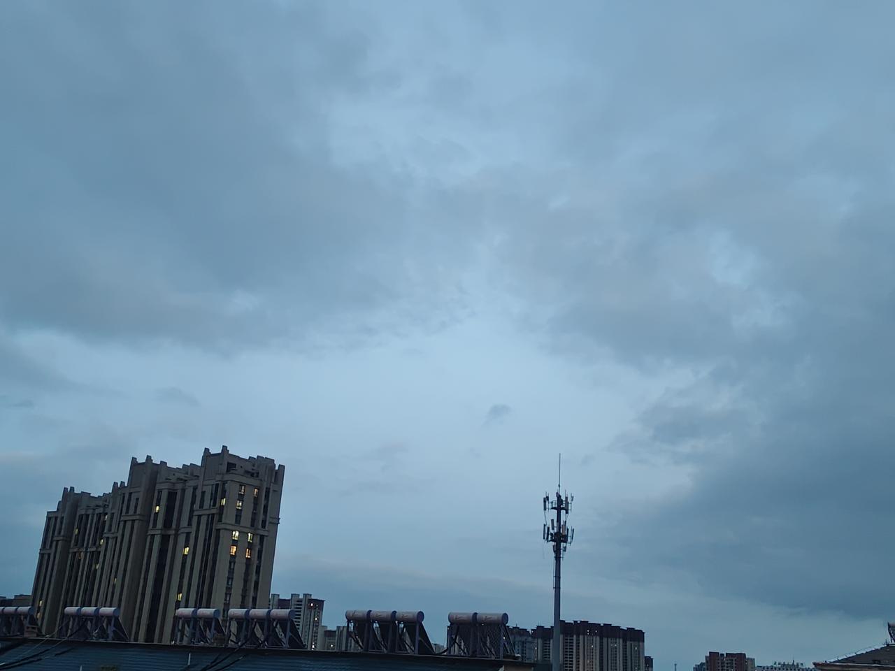 未经他人苦，莫劝他人善。侄媳妇婚礼上被我们这边好多亲戚笑话，说她不尊重父母。