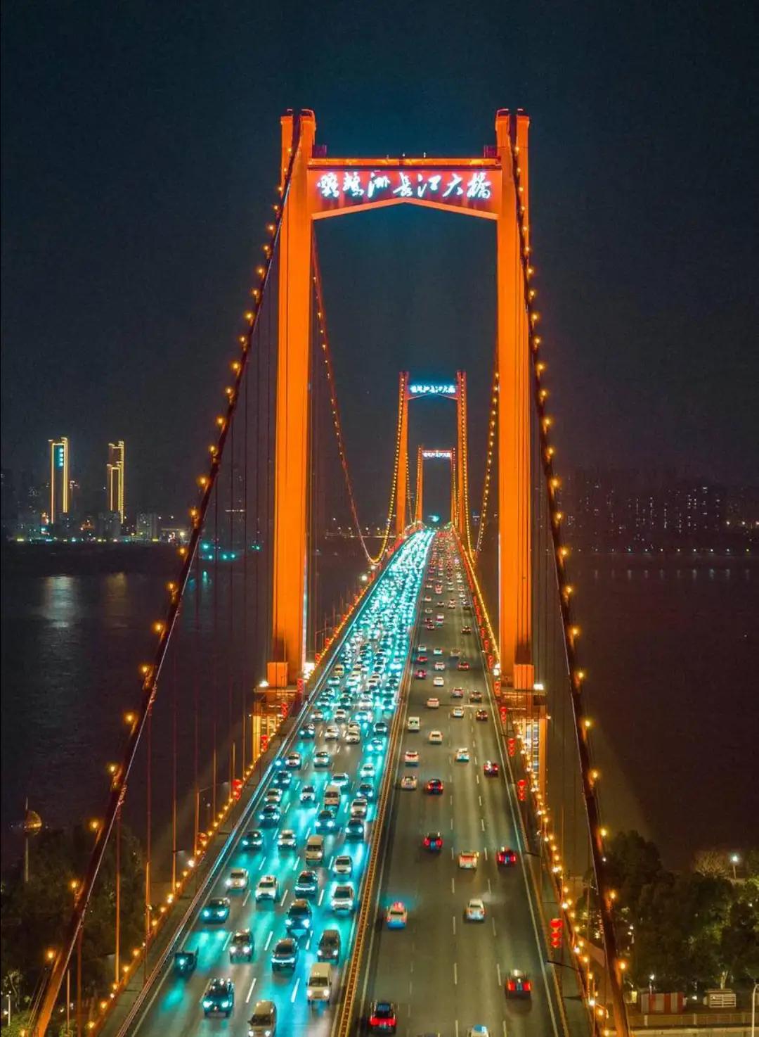 去一次武汉，相当于去了8个城市:1、汉口似上海，2、光谷似北京，3、武昌似