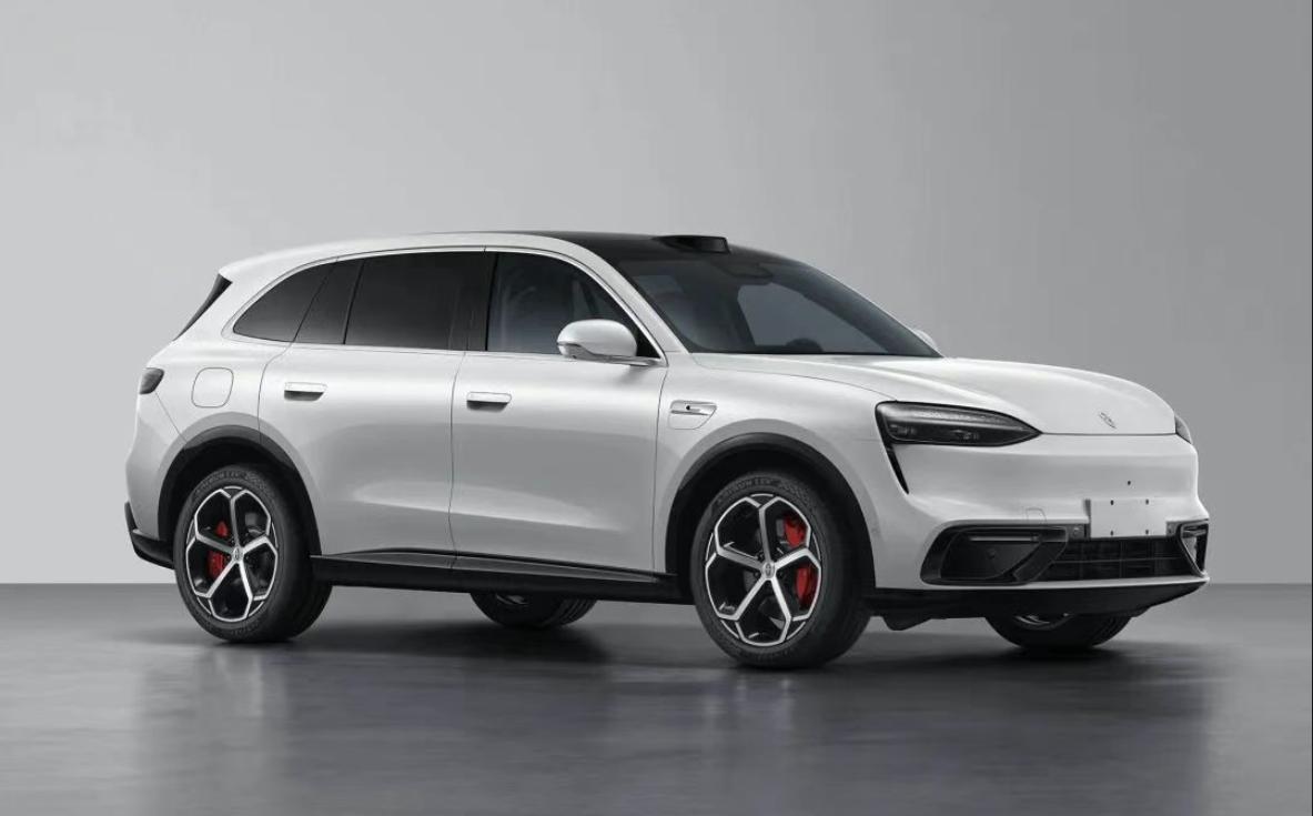 引爆2026年车市的新车：问界M6问界M6外观具备中大型SUV水准，长宽高为4