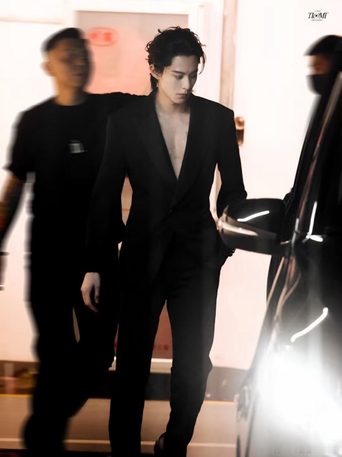 论王鹤棣站姐拍神图这块有多权威，请看下图👇🏻