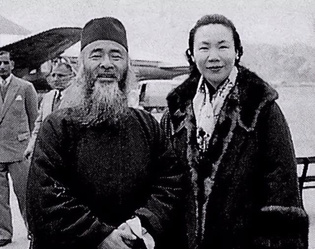 1916年，国画大师张大千，在路上遭遇土匪，他按照对方的要求，给家里写信索要了3