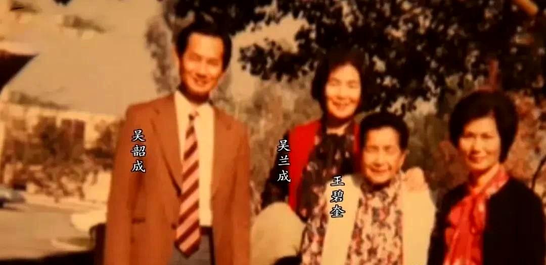 《沉默的荣耀》看完,我真的意难平!现实更残酷,叛徒活到七十四,烈士连墓碑都没有