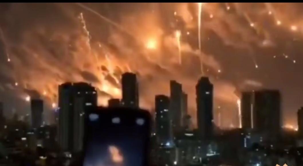 伊朗高超音速导弹在中东大展拳脚，四处奔波。但是对手的拦截率也让其在中东开始徘徊，