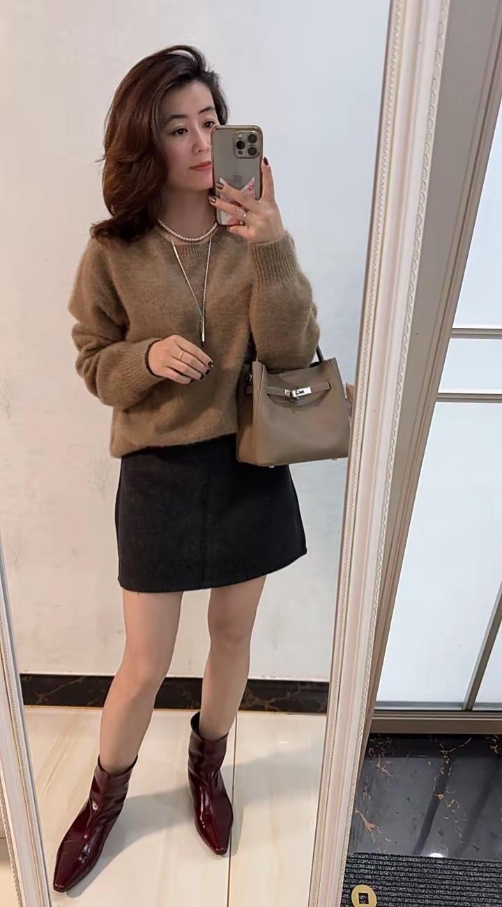 丽姐家的康赛妮真的只有体验过才知道它有多香，上身软软糯糯的，主要是暖和，舒适感拉