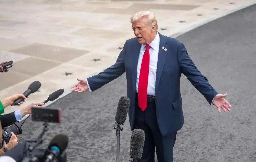 ·这是什么情况？变化太快了！中美刚进行元首通话，特朗普公开喊话高市早苗，要跟高市