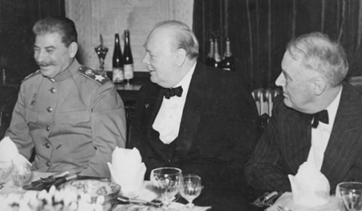 斯大林的饮食生活：爱吃肉、爱喝酒、酒品极差，晚年自己做饭果腹。1953年，斯大林