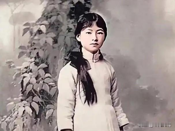 林徽因和张爱玲虽同为民国才女，但两人可以说几乎没有交集。不过，她俩却有一个共同的