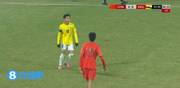 面对文莱队，赵松源一个人打进6球，虽然他确实身高高大，据说有1.9米，头球确实很