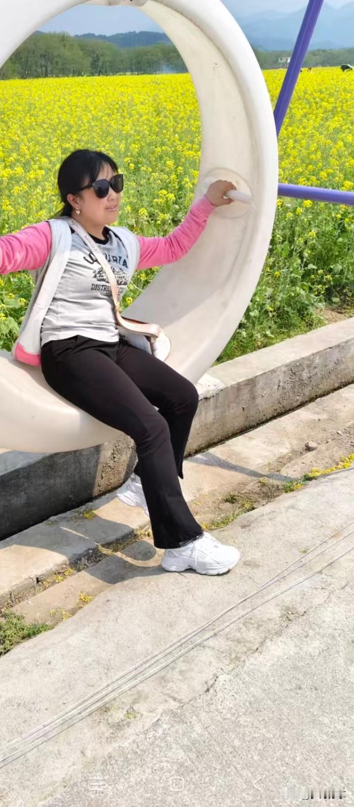 村里有个有钱人对我说:等他找到一个合适的种植项目，他就把村里那些没劳力而荒废的良