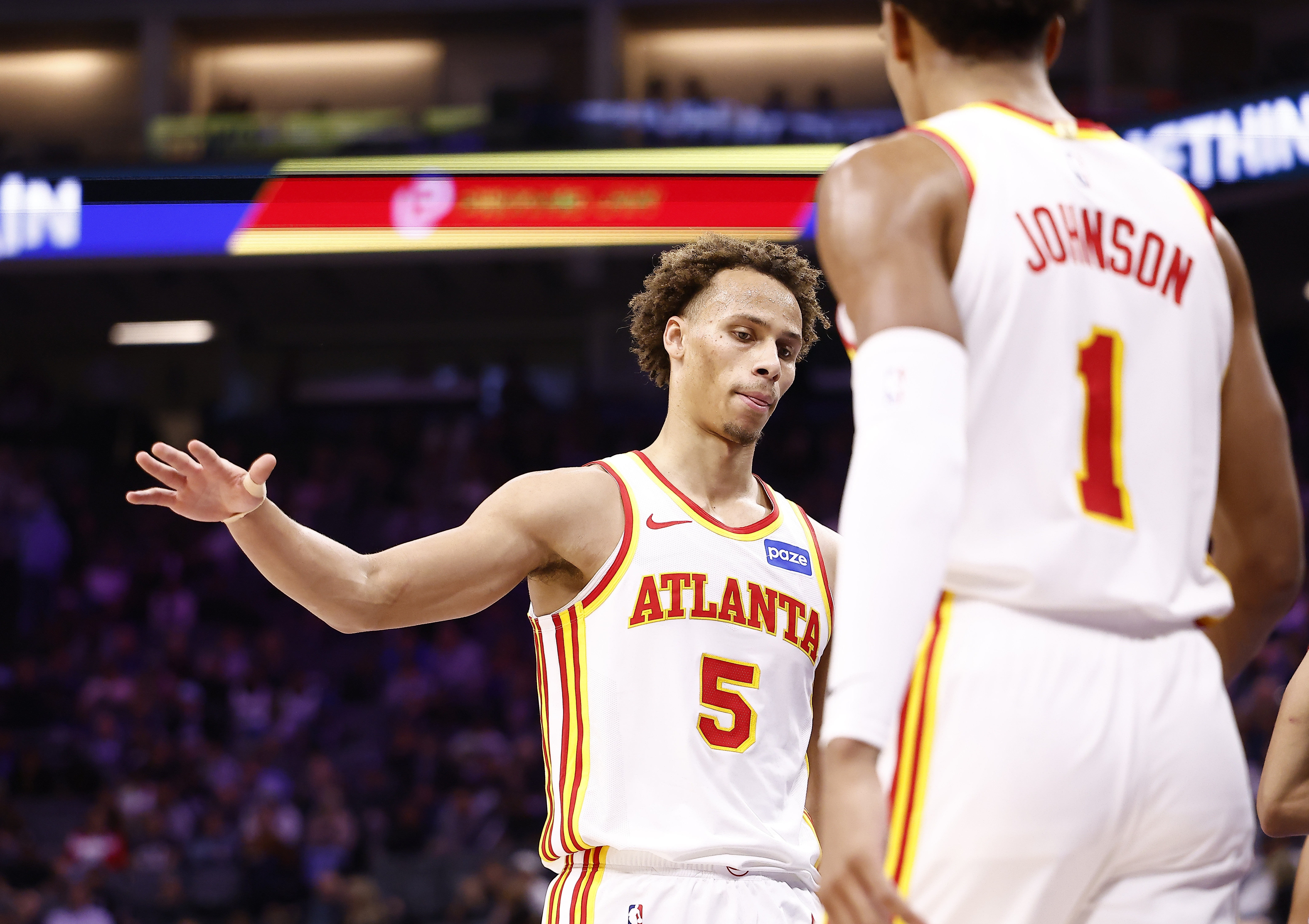 火箭队下一个对手是亚特兰大老鹰队，本场比赛两支球队势均力敌，不过火箭队主场作战，