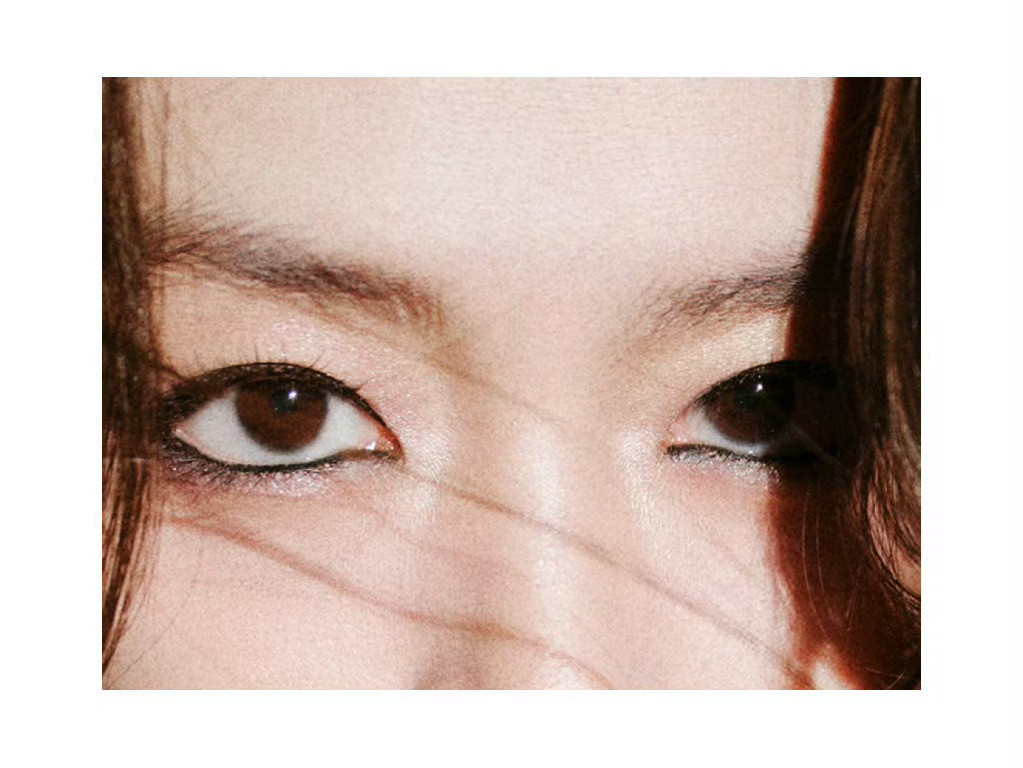 紫缎流光，夜影成诗。陈昊宇