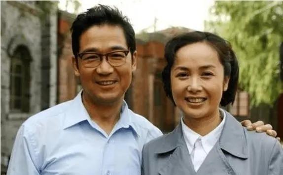 2006年，《金婚》筹拍，导演郑晓龙邀请蒋雯丽出演女主角。蒋雯丽断然拒绝：“我都