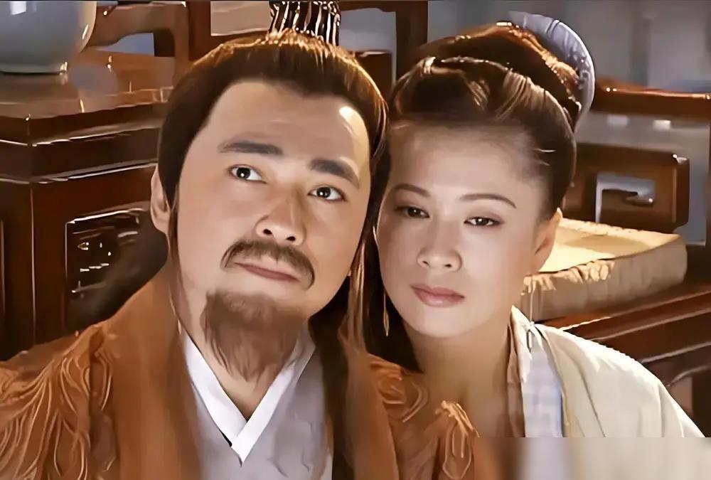 天龙寺外那一夜，根本不是报复，而是一场精准的“借种”夺权。你细品，刀白凤图的是段