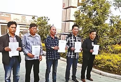 但他们当场拒绝了一千多万国家赔偿，一分钱都没要。你猜他们咋想的？1996年