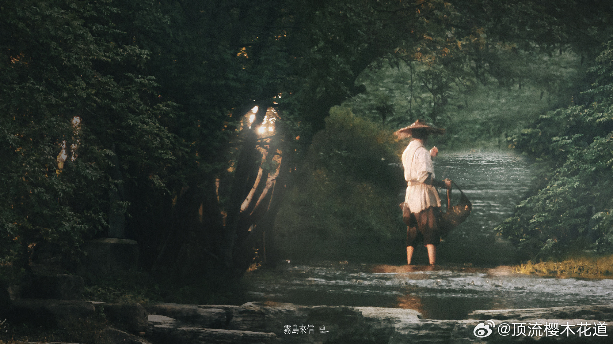 孤舟蓑笠翁，独钓寒江雪。诗景不符，但是就是想到了这个感觉，吴磊这哥们有前途。​