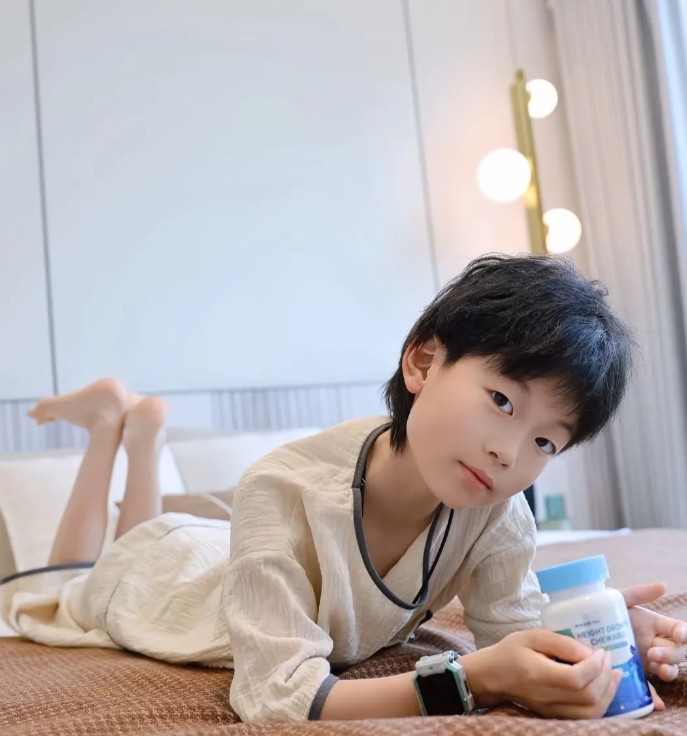 离婚两年了，当初约定的抚养费1800元，孩子5岁，现在孩子7岁了，上一年级了因为