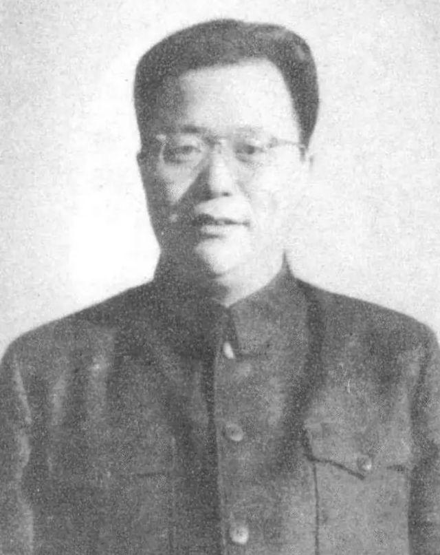 1949年天津市长空缺，毛主席却笑着问周总理“俞家的三少爷在哪里？”此话一出，满