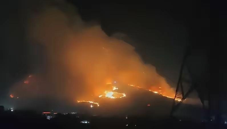 彻底炸穿！伊朗绝杀美军基地，端掉中东最大弹药库，爱国者防空系统当场报废中东