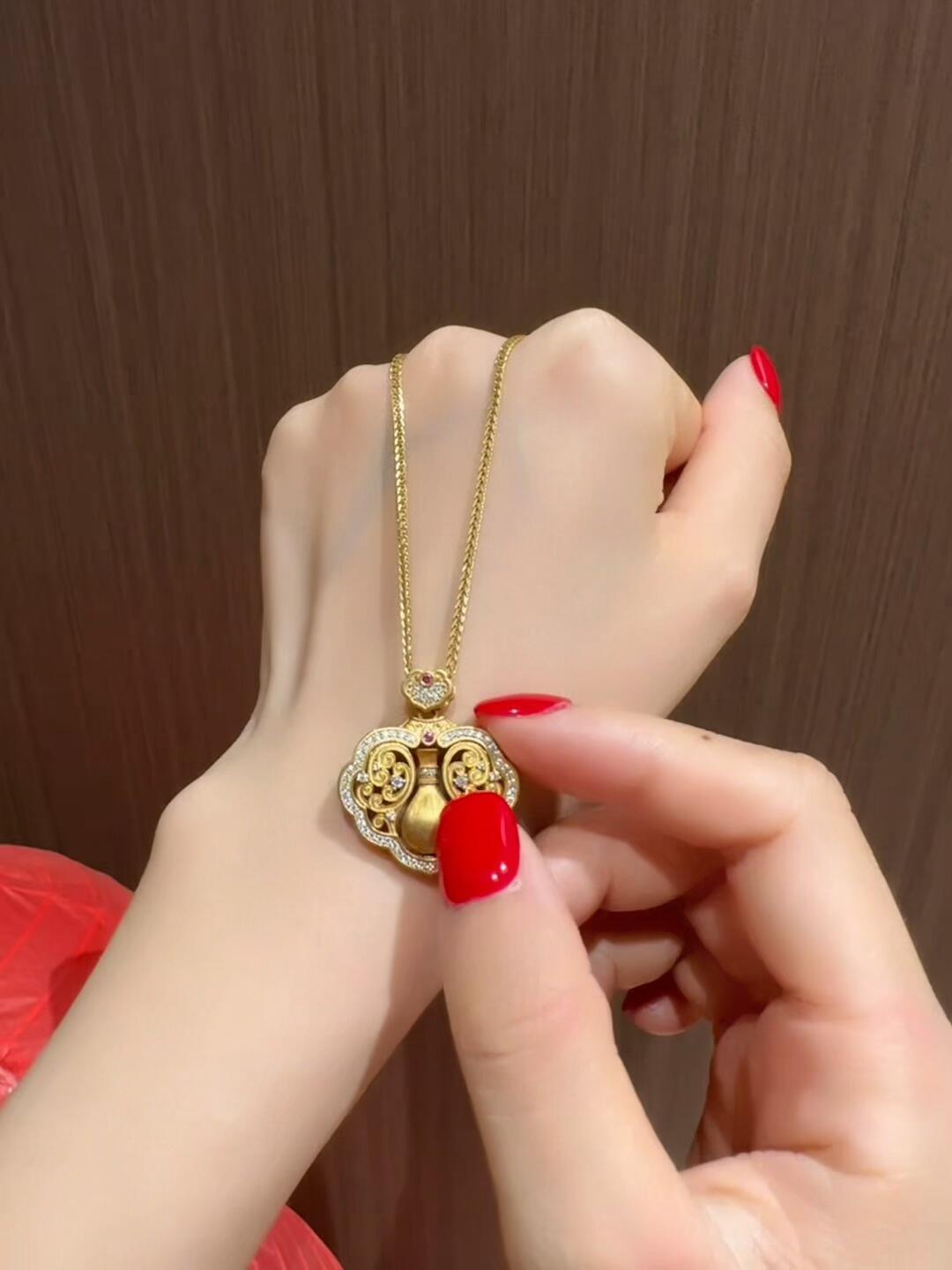 生活慢慢品美好慢慢遇，不着急不焦虑，自在过好每一天。品味生活女生随拍日常颜值