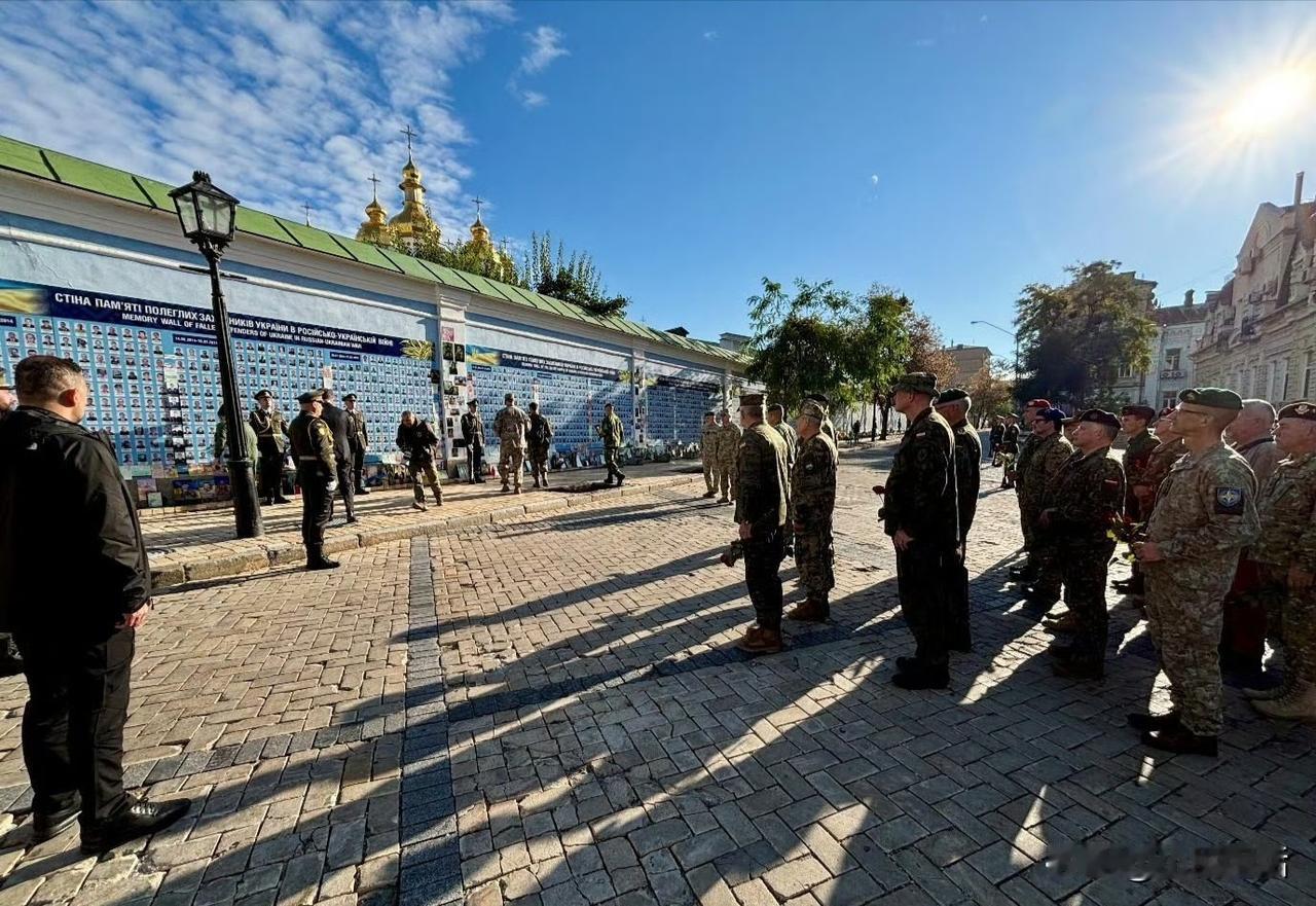 这是组团忽悠来了！由北约军事委员会主席朱塞佩·卡沃·德拉戈内海军上将带
