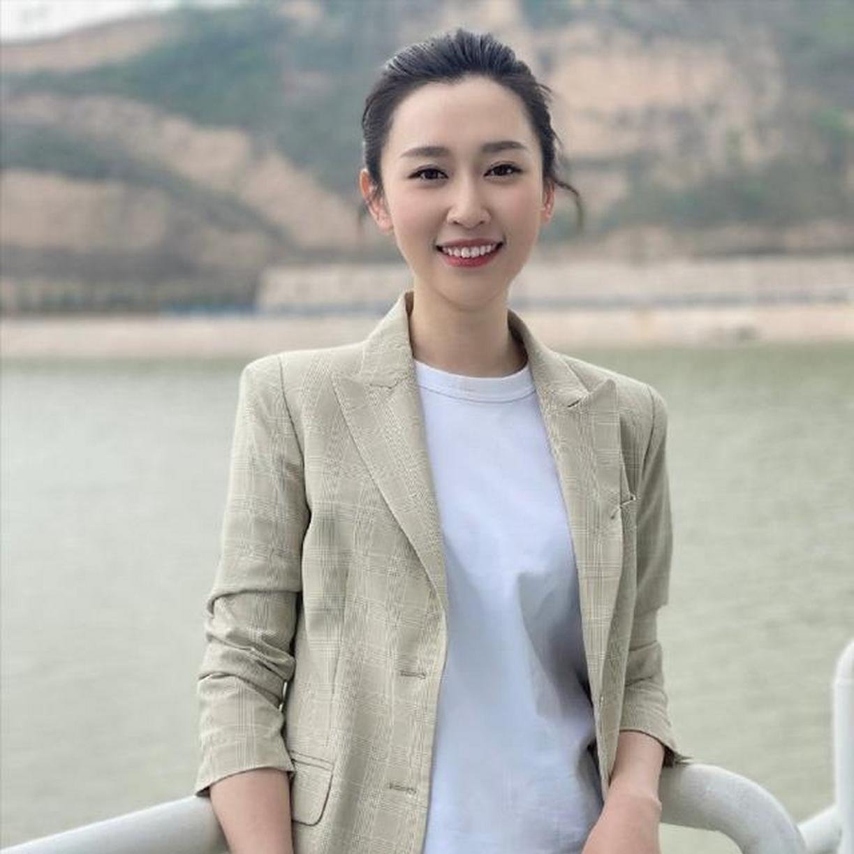 我最喜欢央视著名主持人王音棋、郑子可和崔爽，她们个个颜值爆表，才华出众，是实力派