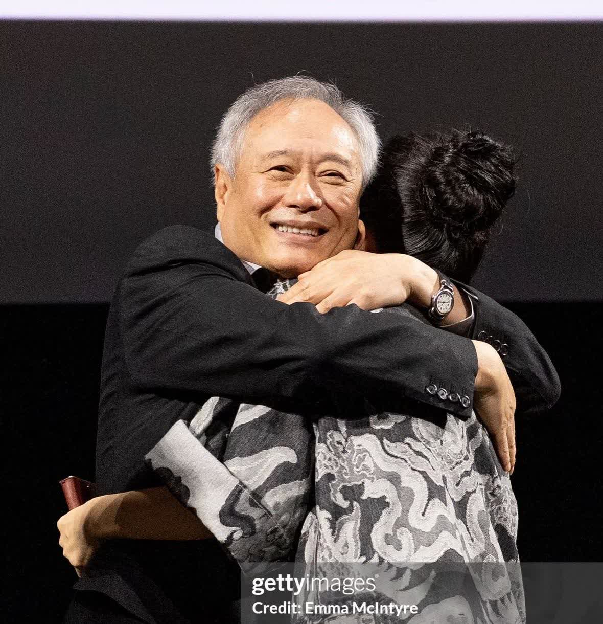 我宣布李安导演最伟大的地方不是他做了6年家庭煮夫，而是他能在大众面前，亲