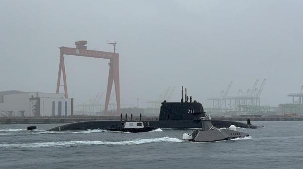 就在刚刚台“国防部”正式宣布，2月6日，台湾省防务部门宣布：自造潜舰原型