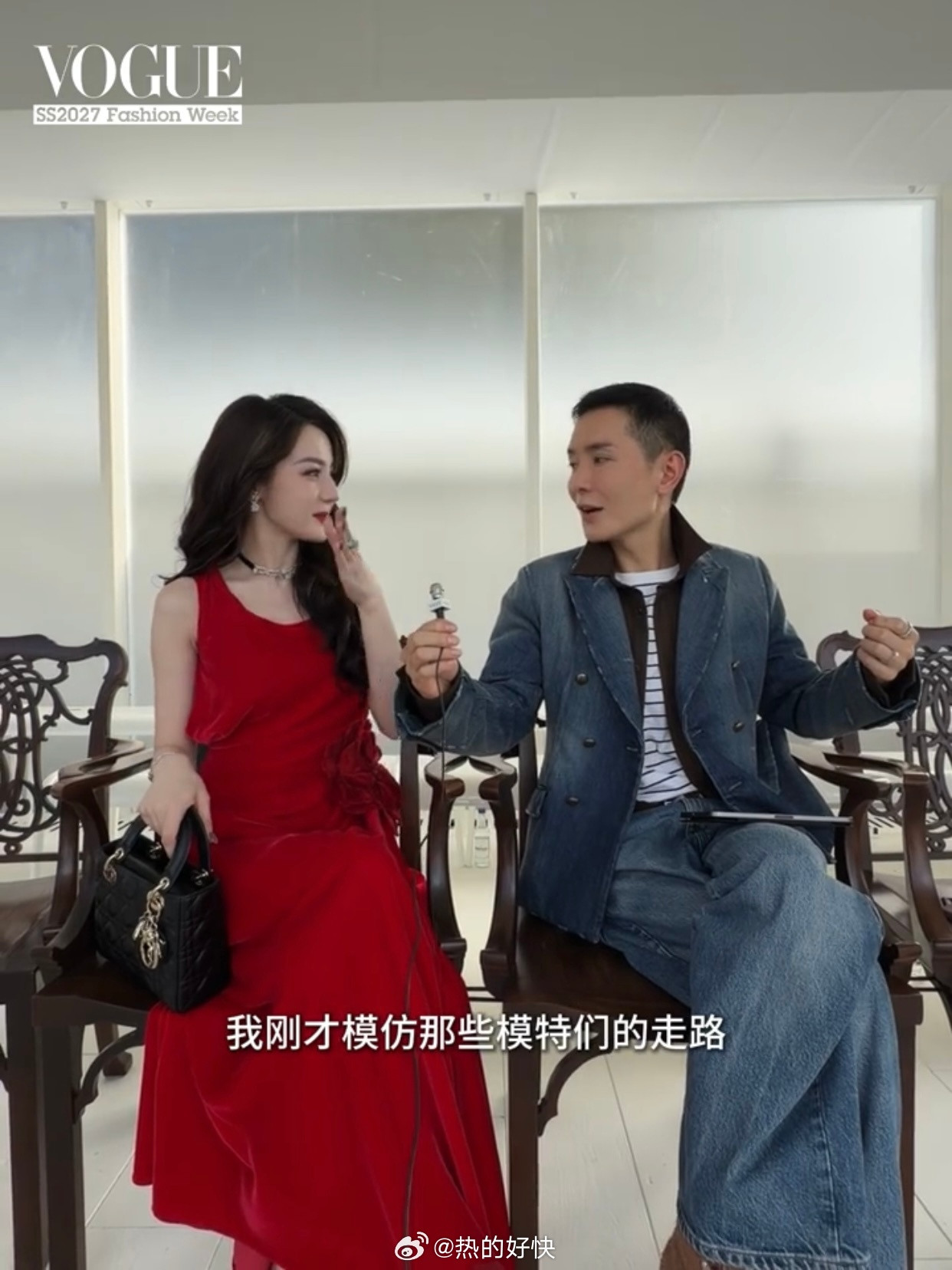 迪丽热巴自称名模来的迪丽热巴说自己名模来的迪丽热巴时装周采访好有梗，面对夸奖从