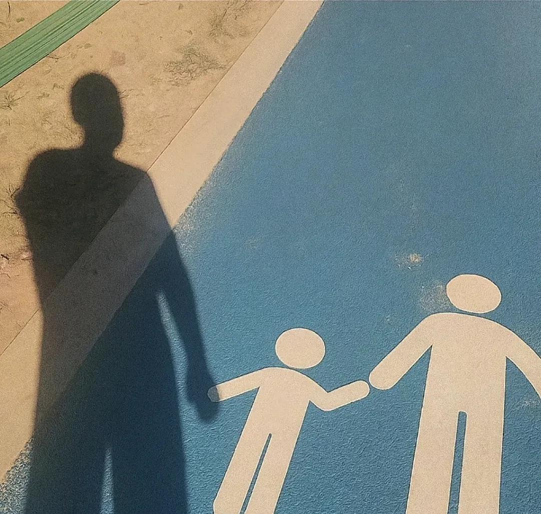 现今这个社会真是奇怪，单身男性众多，单身女性也不在少数，似乎人人都渴望组建家庭，
