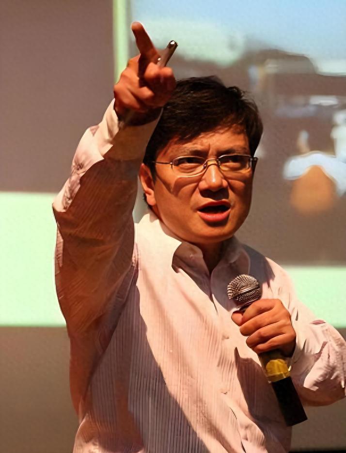 郑强教授，再次发出“王炸”言论，语出惊人！他表示，现在大家都去搞人工智能，但是我