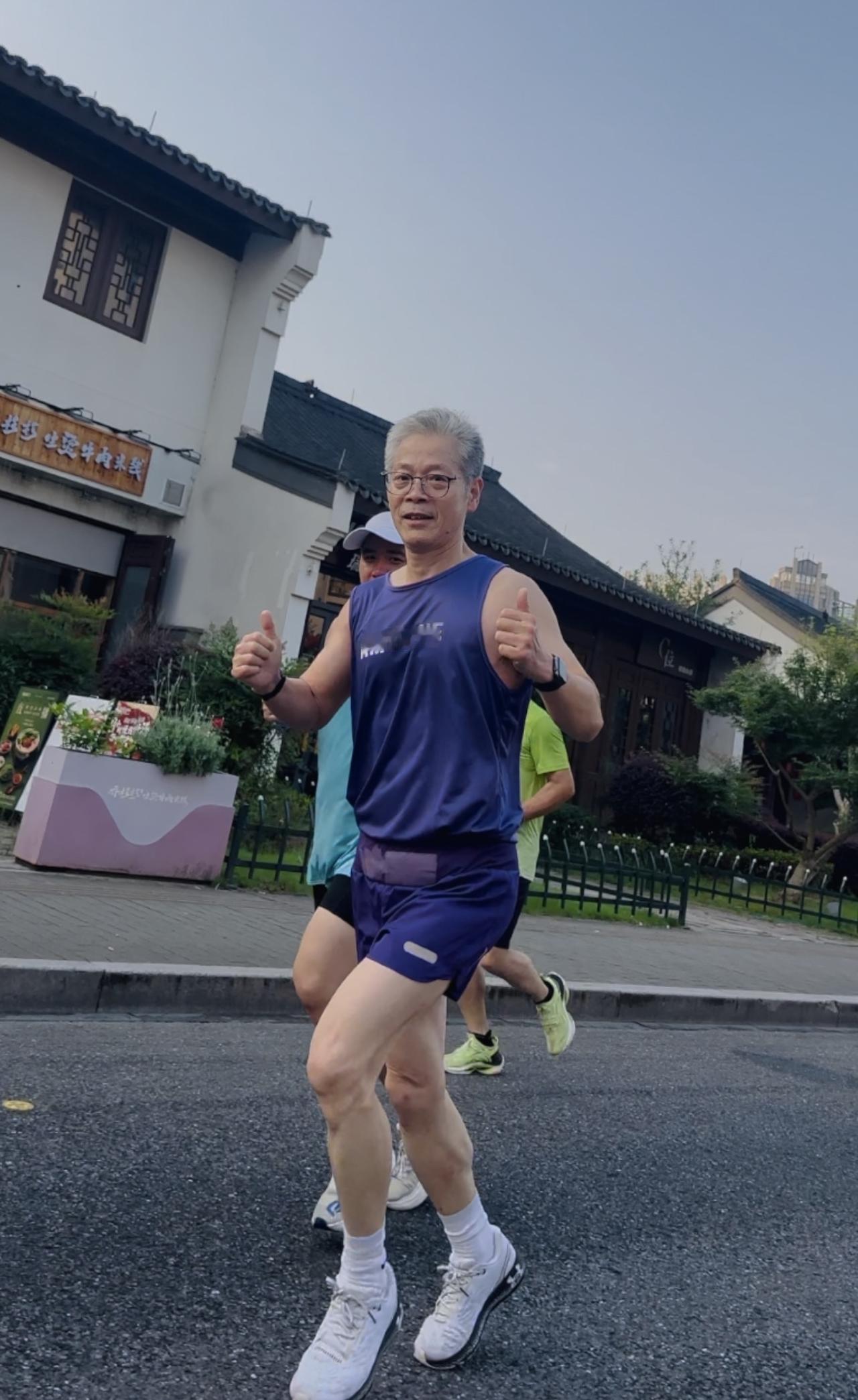 普通跑者最高级的自律：不求速度，只求长久真正适合普通人的跑步，从来不是竞速、