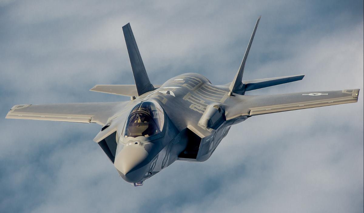 荷兰F-35VS俄军廉价无人机，本以为会手拿把掐，结果却很尴尬！在9月
