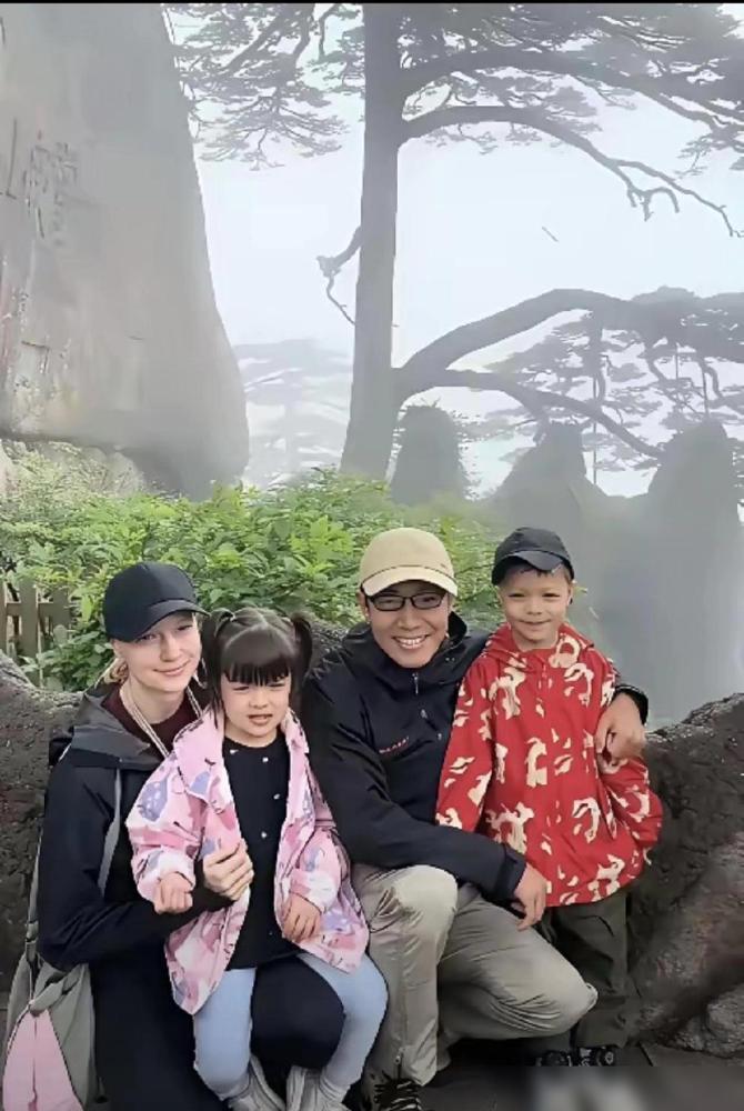 撒贝宁家的龙凤胎，把“混血”过成了纯血！千分之一的概率！当初撒老师和外籍妻子