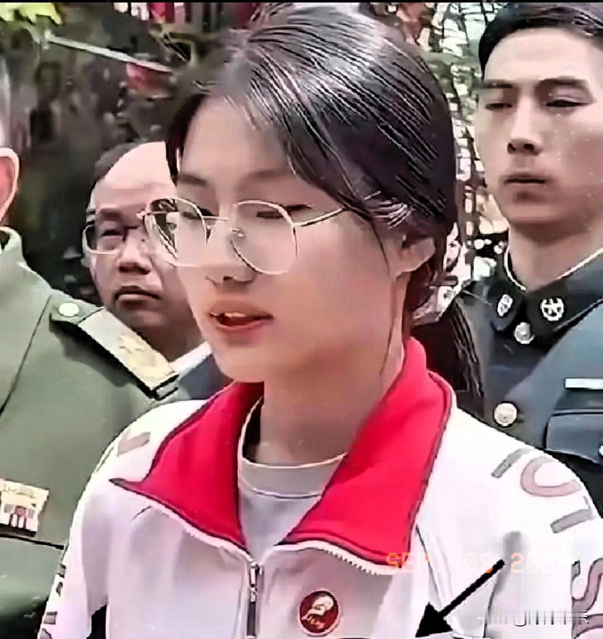 刚刚查了一下毛甜懿不查不知道，一查真佩服毛甜懿今年高考，真是把“低调”两个
