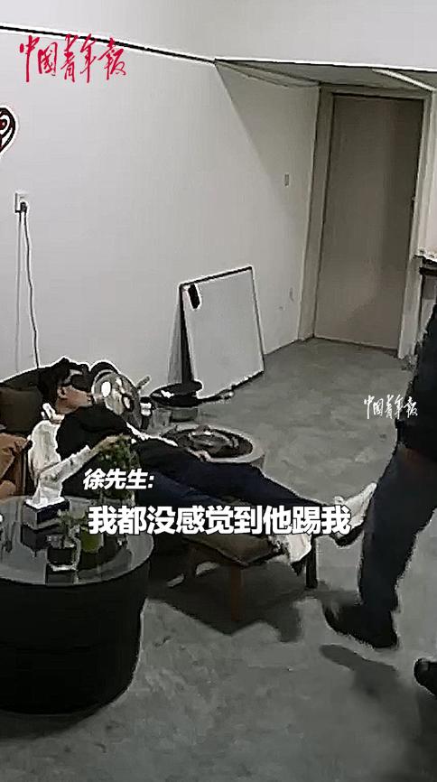 “悲剧还是发生了！”12月9日，山东潍坊，一老板在办公室烤地瓜，由于门窗都没开，