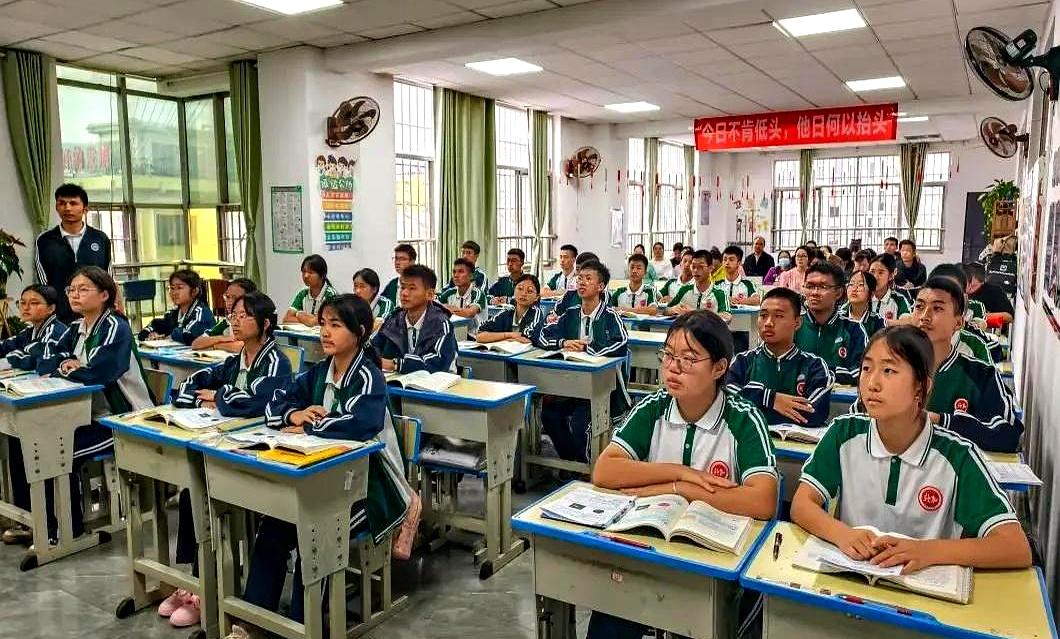 初中成绩啥时候定型？答案比你想的更早！说白了，初一就拉开差距了，初二基本定大