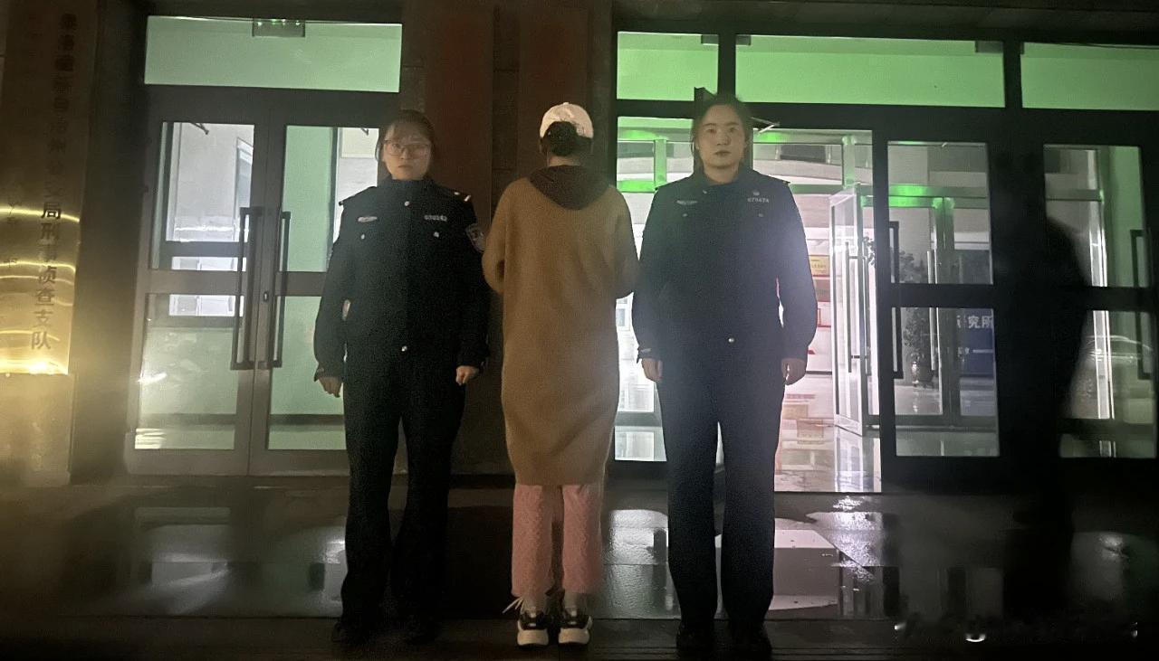 家贼难防！青海美女盯上亲属家的“红珊瑚”，结果…家门未破，珍宝不翼而飞。近日