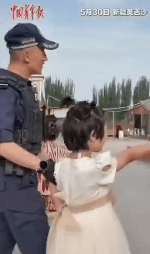 要不是人民日报发出来，我都不知道现在的小朋友这么聪明吗？近日，在新疆英吉沙县的