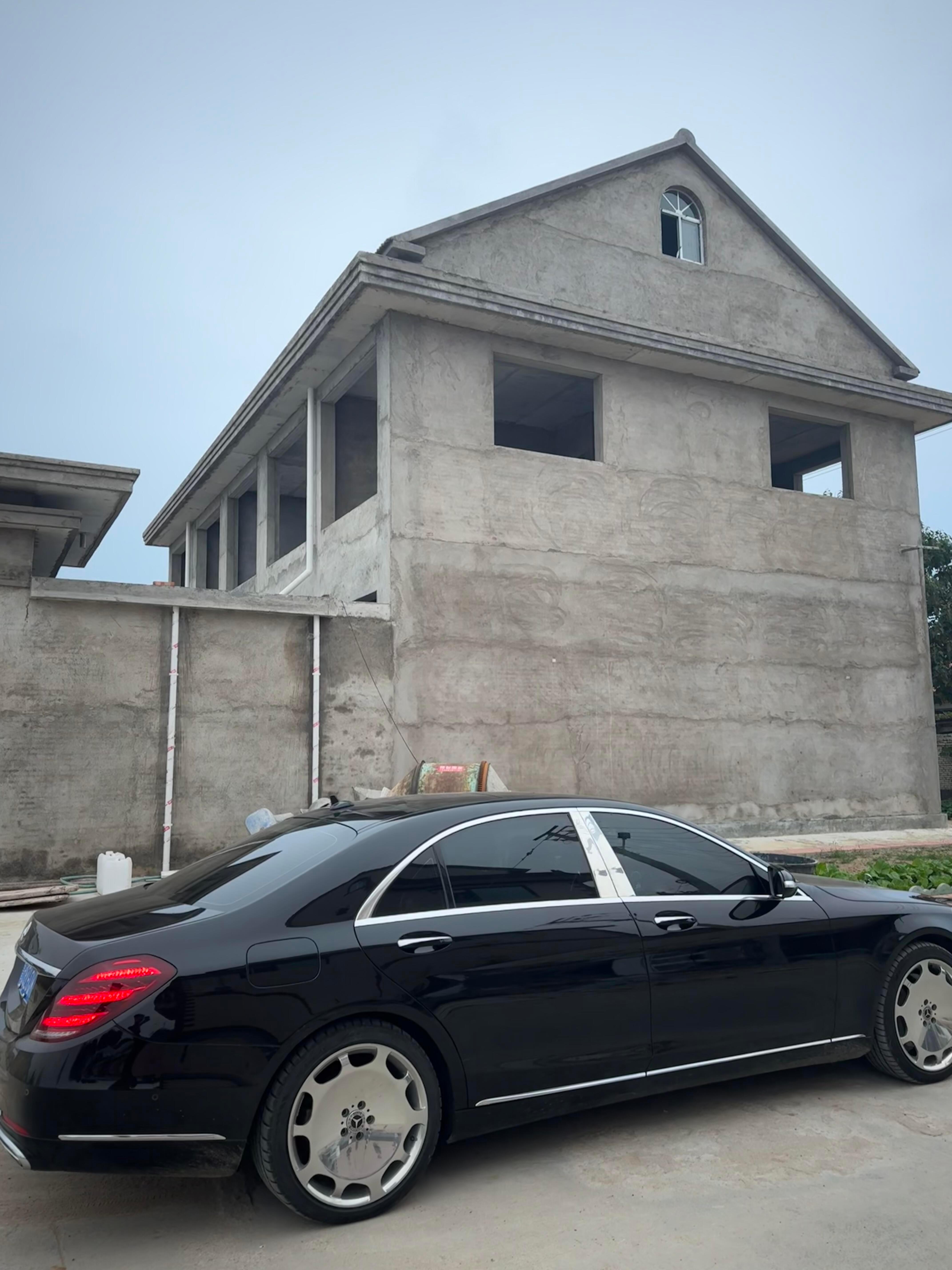 中国成奔驰跌幅最大单一市场奔驰在中国的辉煌再也回不来了，因为人一旦祛魅，就不可