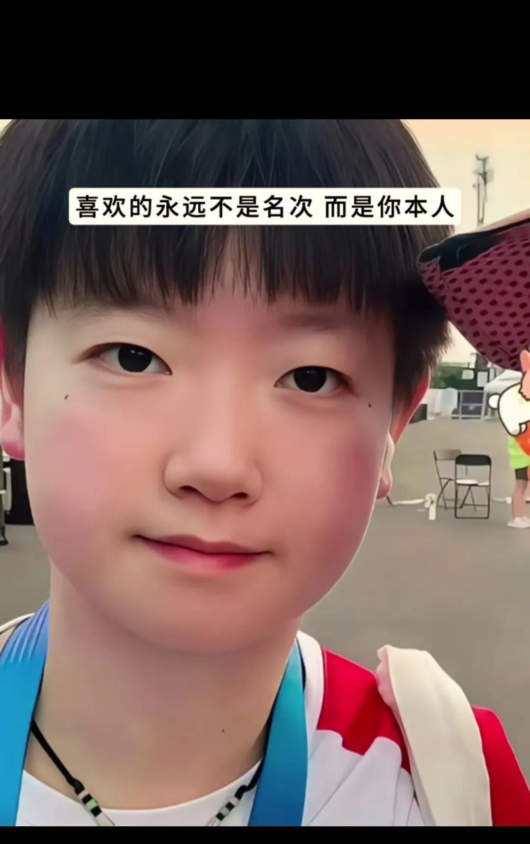 赢了一次就开始吹捧可以进入主力层原来封神的标准就是赢你一场球啊那么是不是也可