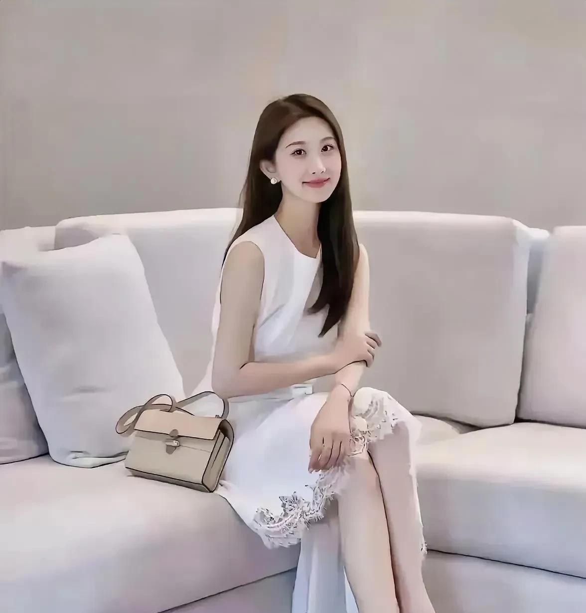 以你的审美，这姑娘能得多少分？(1分最少，10分最高)