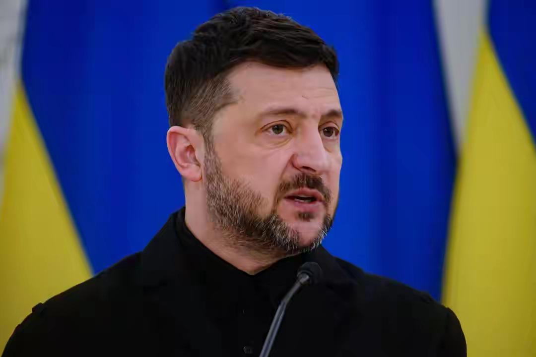 【自负】乌克兰总统泽连斯基2月20日在社交媒体发文称，乌克兰愿意与美国讨论妥协