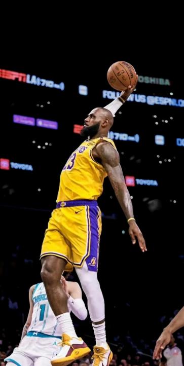 真是失去价值就开始嫌弃了，2018年，詹姆斯宣布将自己的天赋带到洛杉矶时，整个