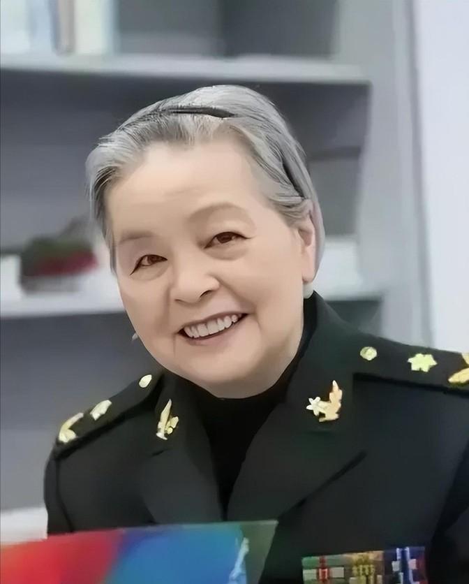 1972年，47岁的陈菊梅做了一个疯狂的决定：切掉阑尾，摘掉扁桃体，拔光满口牙齿