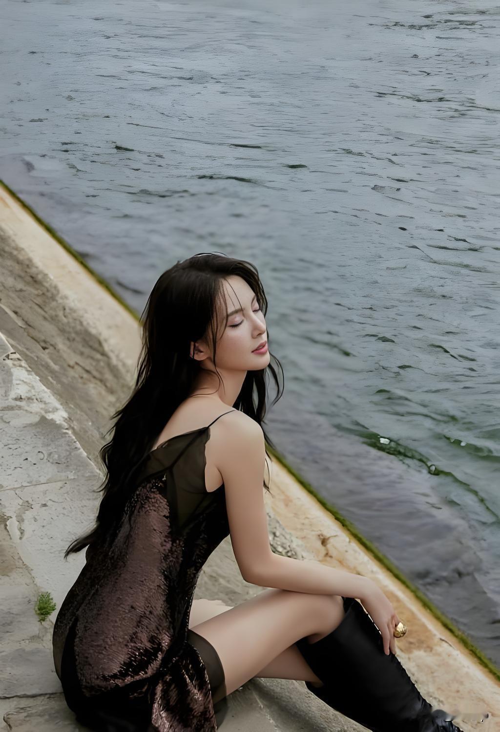 金晨的这事到底是谁给爆料出来的而且这事都发生快一年了按说当事情出了以后，没多