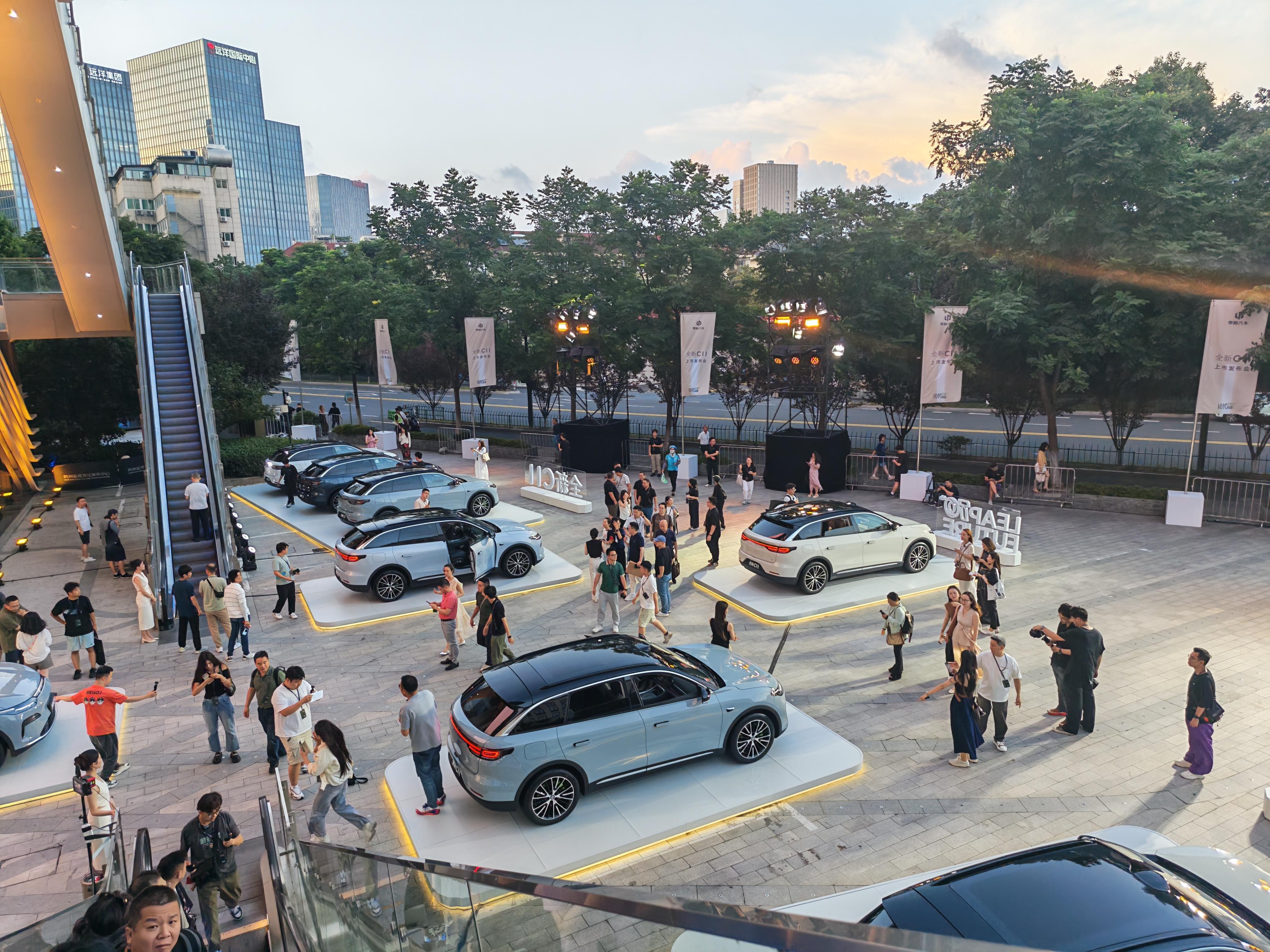零跑全新C11不用纠结直接买今天来看全新零跑C11，4年前我第一次买车就把C