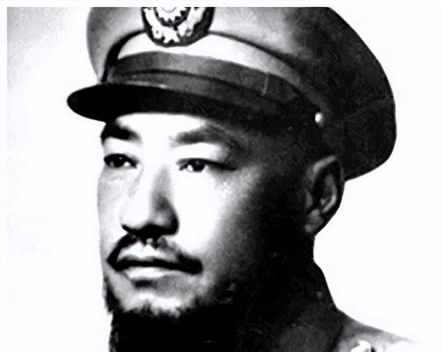 1961年秋天,一位叫马月兰的妙龄少女从沙特逃到台北。当着台当局数十位官员的面,