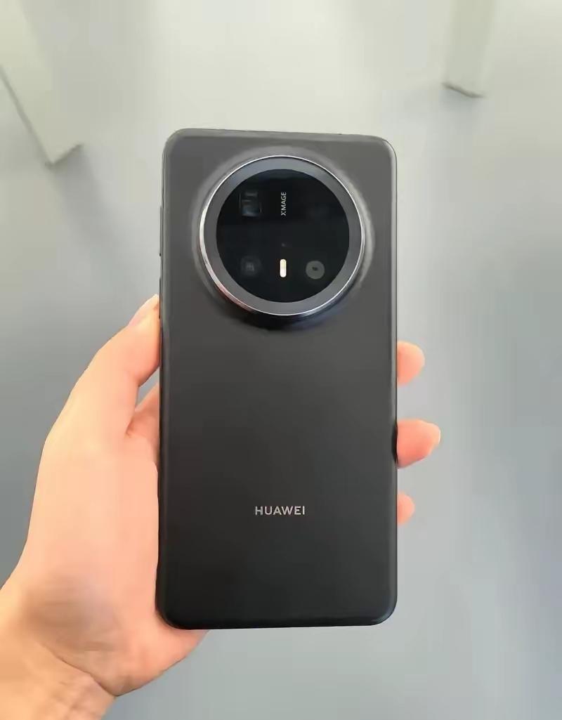 2025年手机系统中国市场占有率：安卓：64%鸿蒙：19%iOS：17%